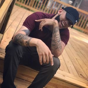 Meet your Posher, Damona